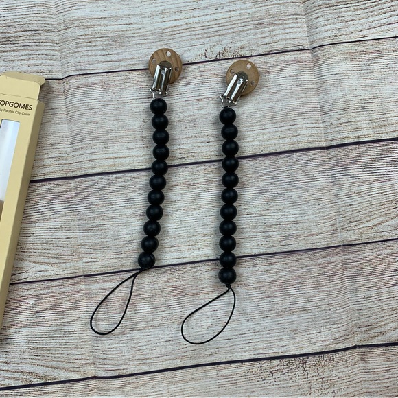 Lot of Two Silicone Beaded Pacifier/teether Holder Clips Black & Wood - Picture 7 of 8